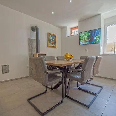 بيت للعطل House Haus Marijo *